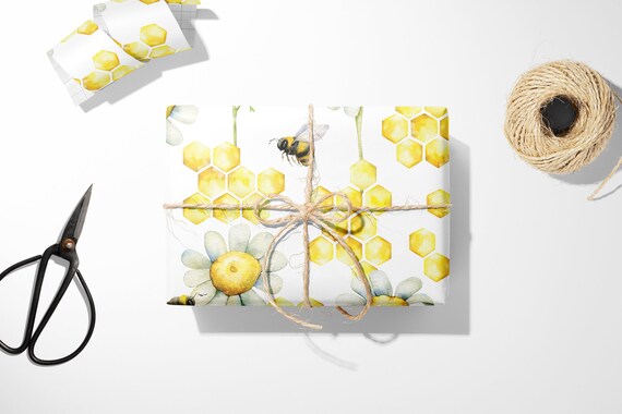 Bee, Honeycomb and Daisy Gift Wrap